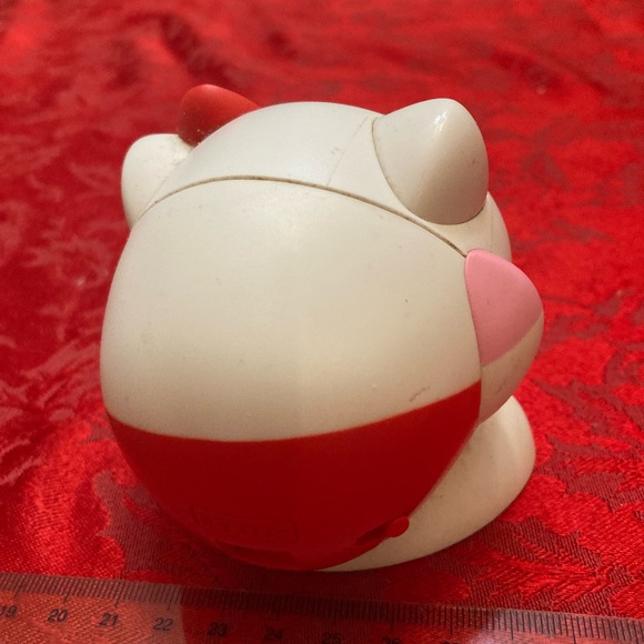 Hello Kitty iHome Rechargable Bluetooth Speaker with charging cable. - Picture 4 of 10